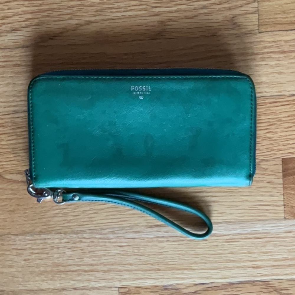 Fossil Sydney Green Leather Wristlet Wallet